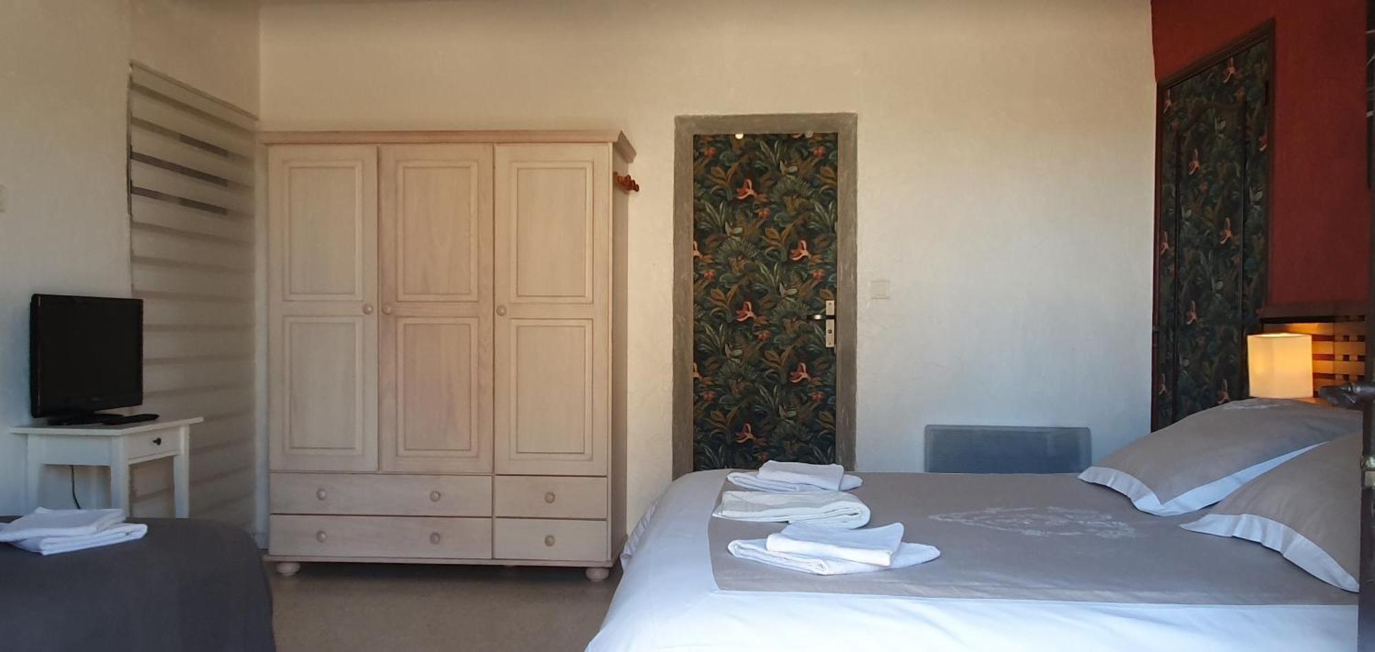Le Jardin D'Ivana Chambres D'Hotes B&B Avec Piscine Chauffee Oppède Exteriör bild