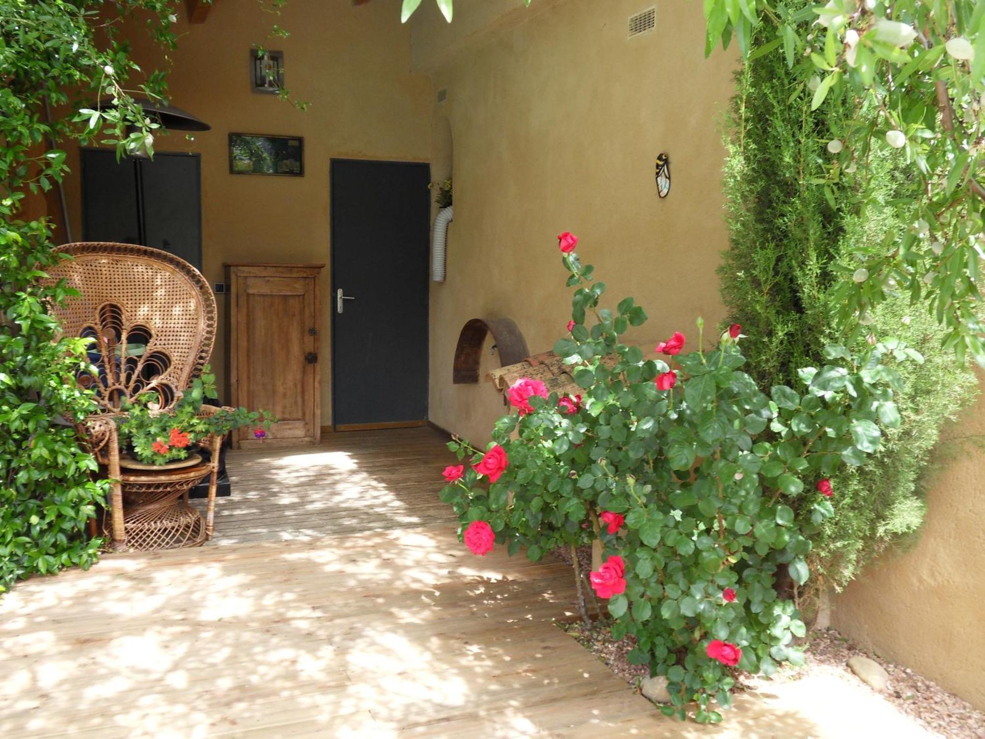 Le Jardin D'Ivana Chambres D'Hotes B&B Avec Piscine Chauffee Oppède Exteriör bild
