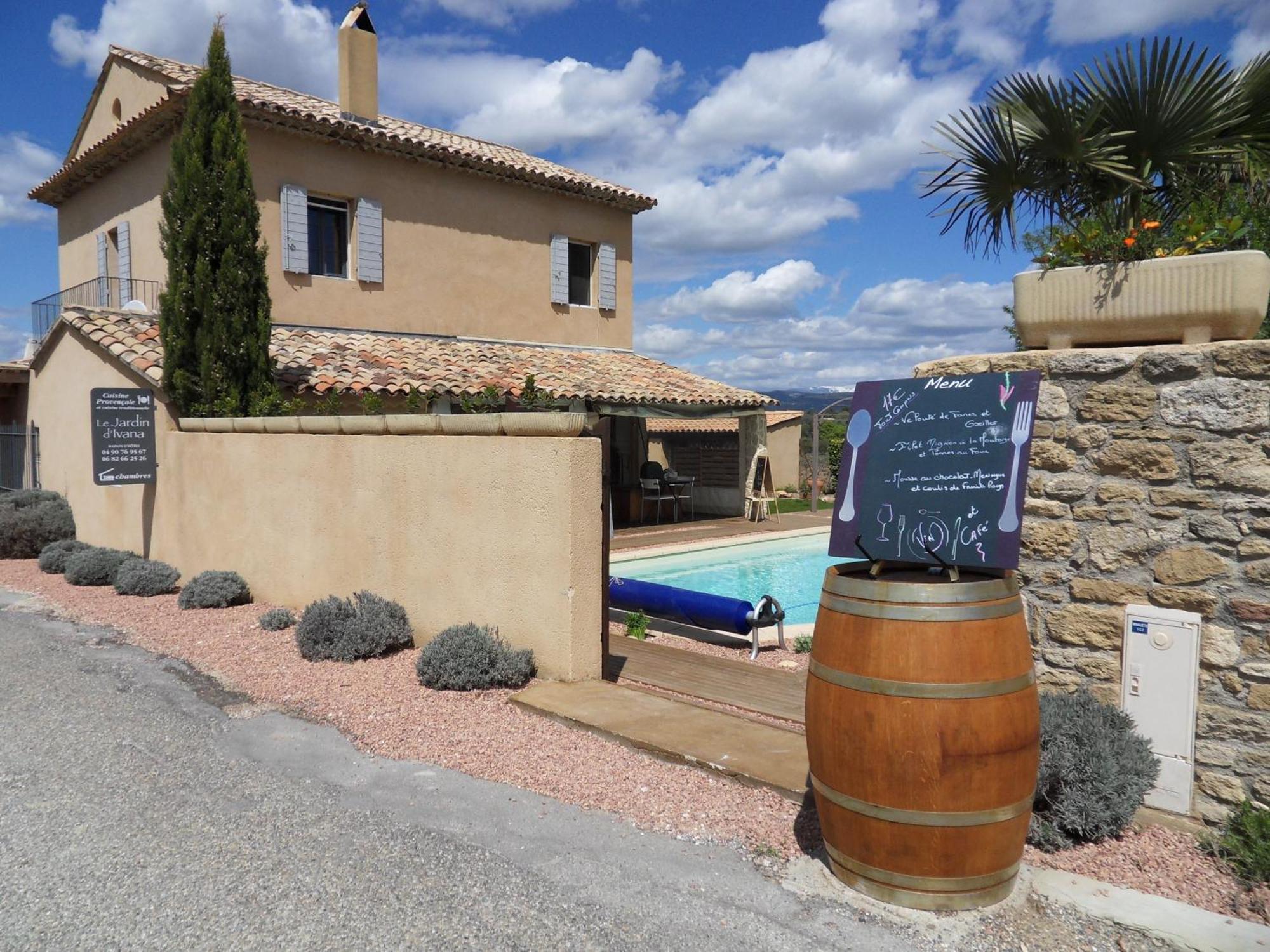 Le Jardin D'Ivana Chambres D'Hotes B&B Avec Piscine Chauffee Oppède Exteriör bild