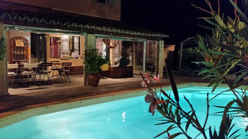 Le Jardin D'Ivana Chambres D'Hotes B&B Avec Piscine Chauffee Oppède Exteriör bild